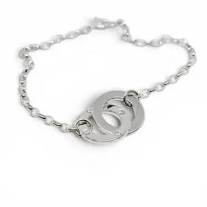silverarmband med ringar