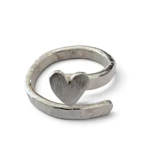 omlottring i silver med hjärta