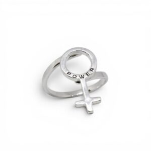 silverring med en kvinnosymbol