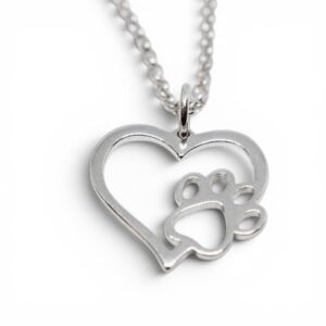 halsband i silver med hjärta och tass