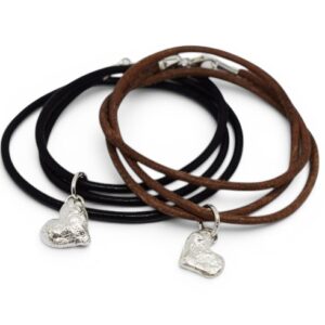 läderarmband med hjärta