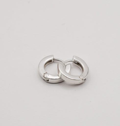 Lazy-earrings - lazybas1 silverörhängen på vit bakgrund